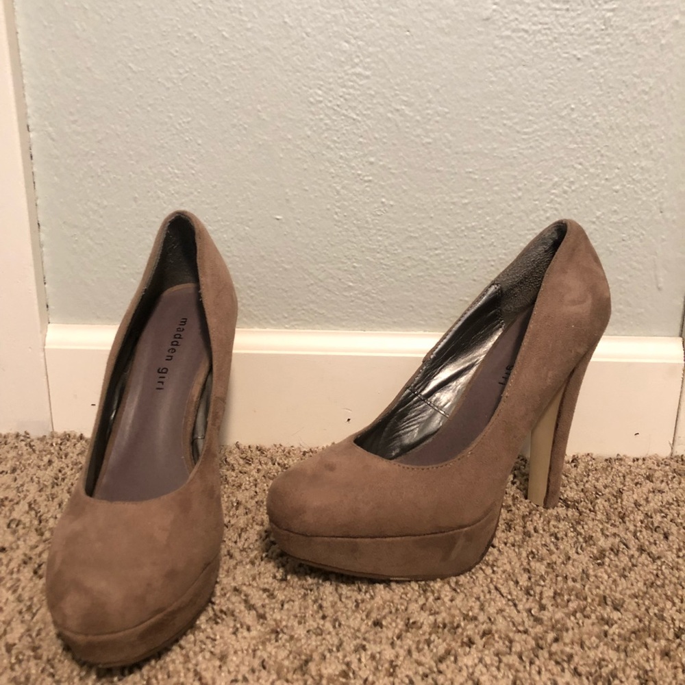Madden Girl nude suede pumps